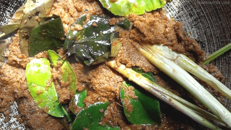 foto kacang kemiri - bumbu gule